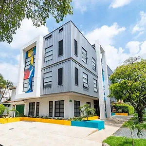 Ayenda Living Box Hotel Cali